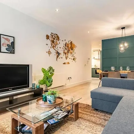 Cosy And Modern Bedroom In The Heart Of 招待所 都柏林