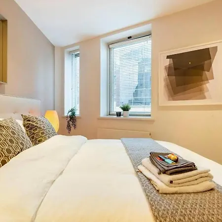 Cosy And Modern Bedroom In The Heart Of