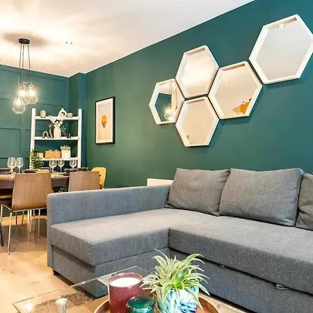 Πανσιόν Cosy And Modern Bedroom In The Heart Of *